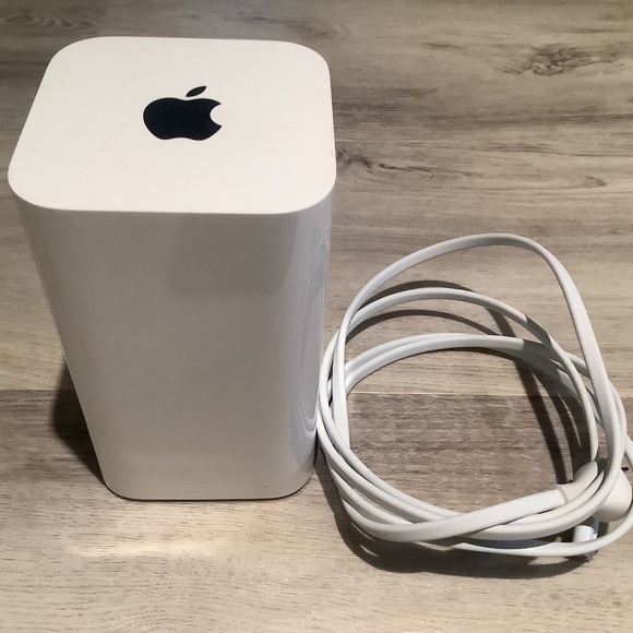 Apple AirPort Extreme Wireless Router - Picture 1 of 2